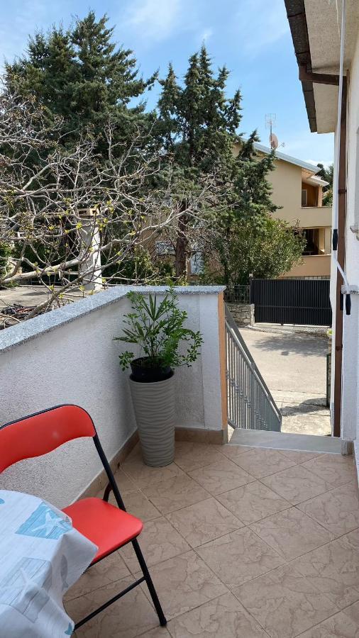Guest House Tonica Крк Екстер'єр фото