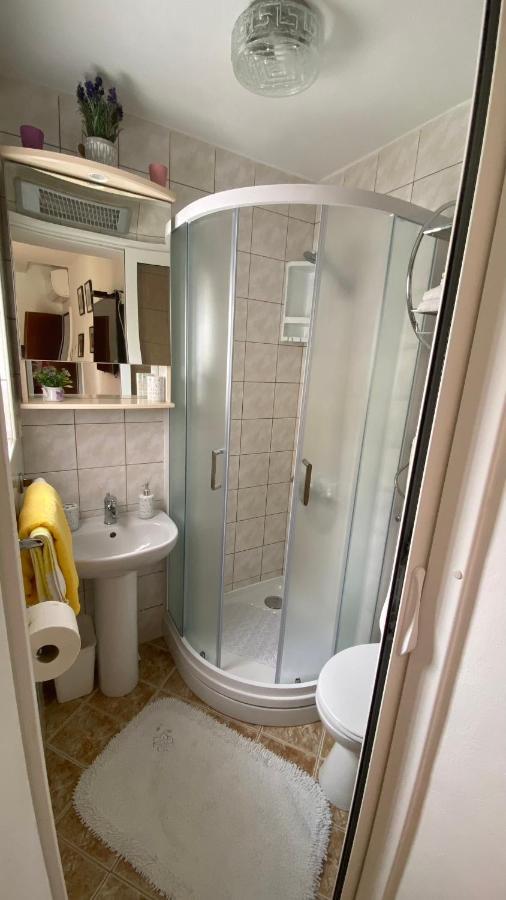 Guest House Tonica Крк Екстер'єр фото